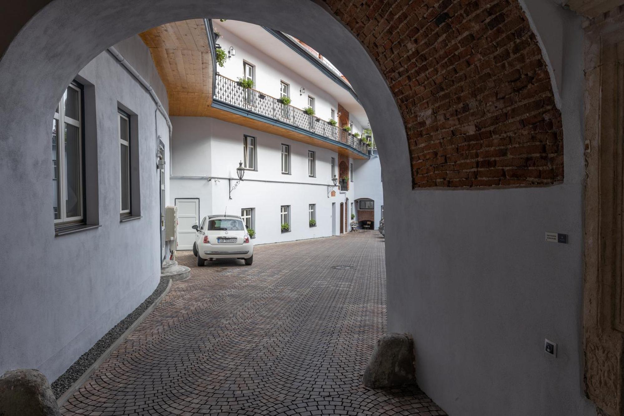 Bed and Breakfast Magister Seven Sibiu Exterior foto