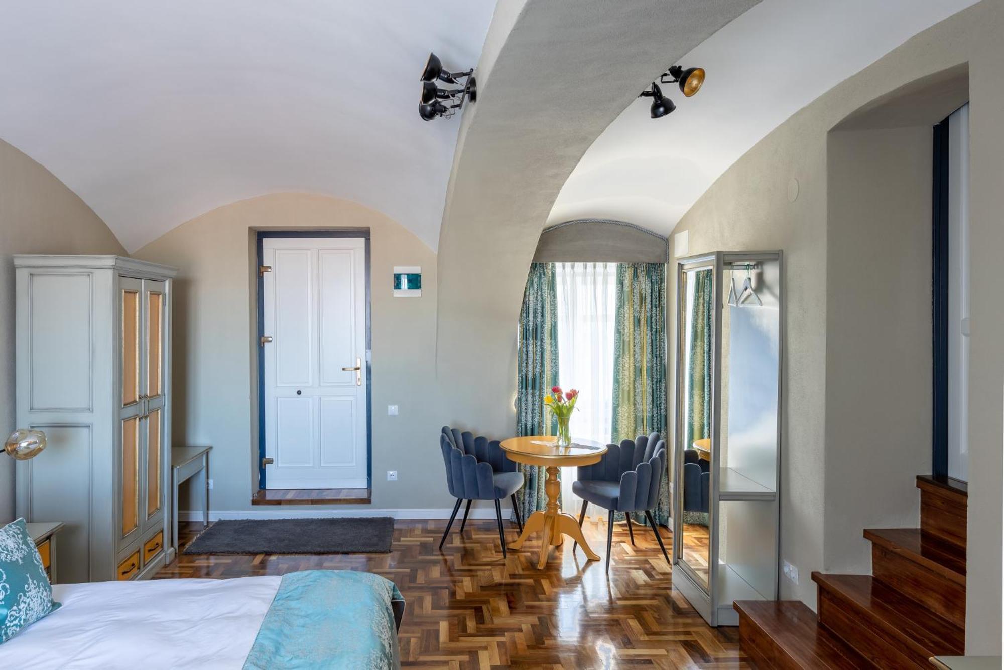 Bed and Breakfast Magister Seven Sibiu Exterior foto